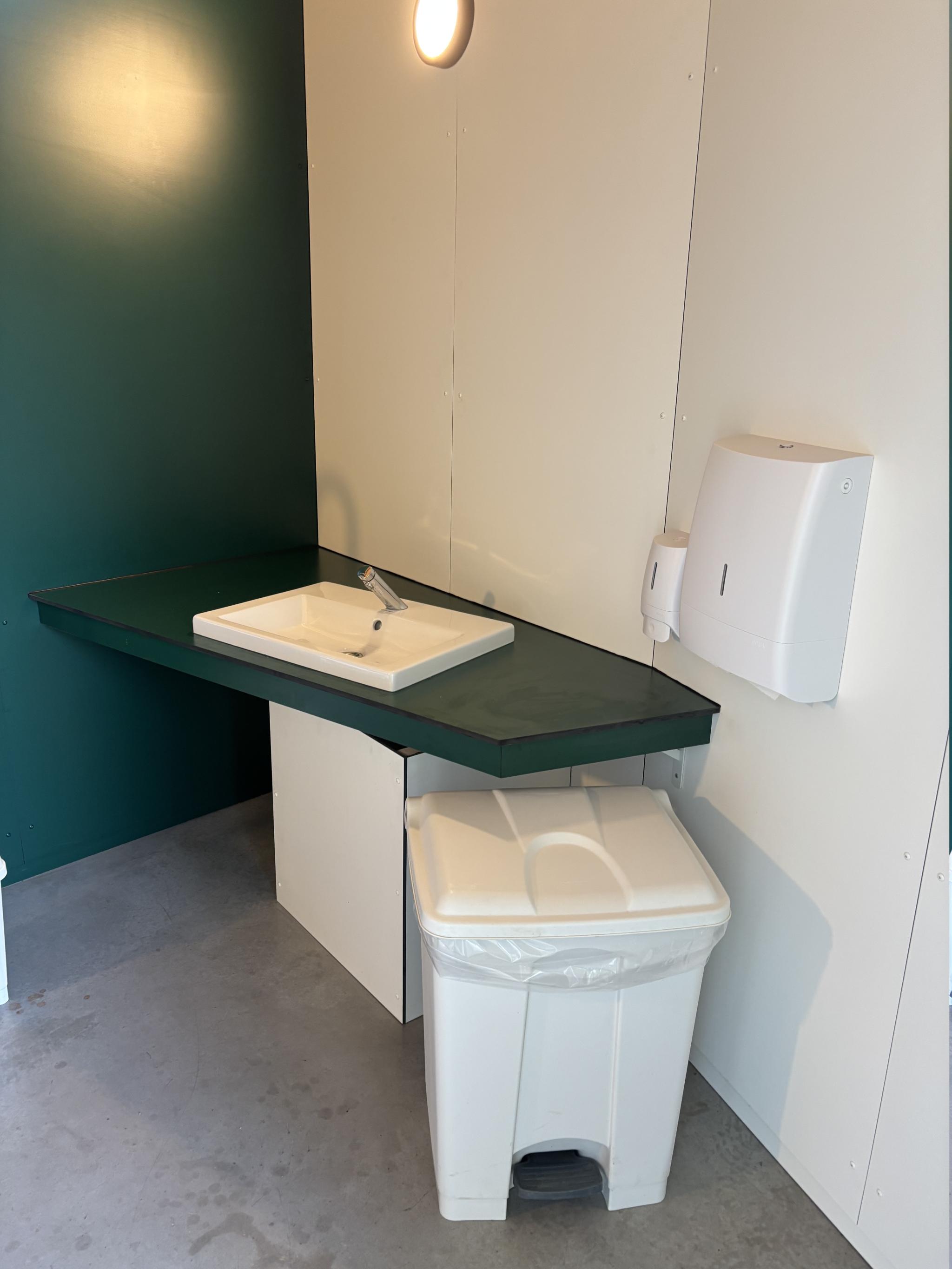 Foto bij Openbaar toilet Teesweg in Harelbeke