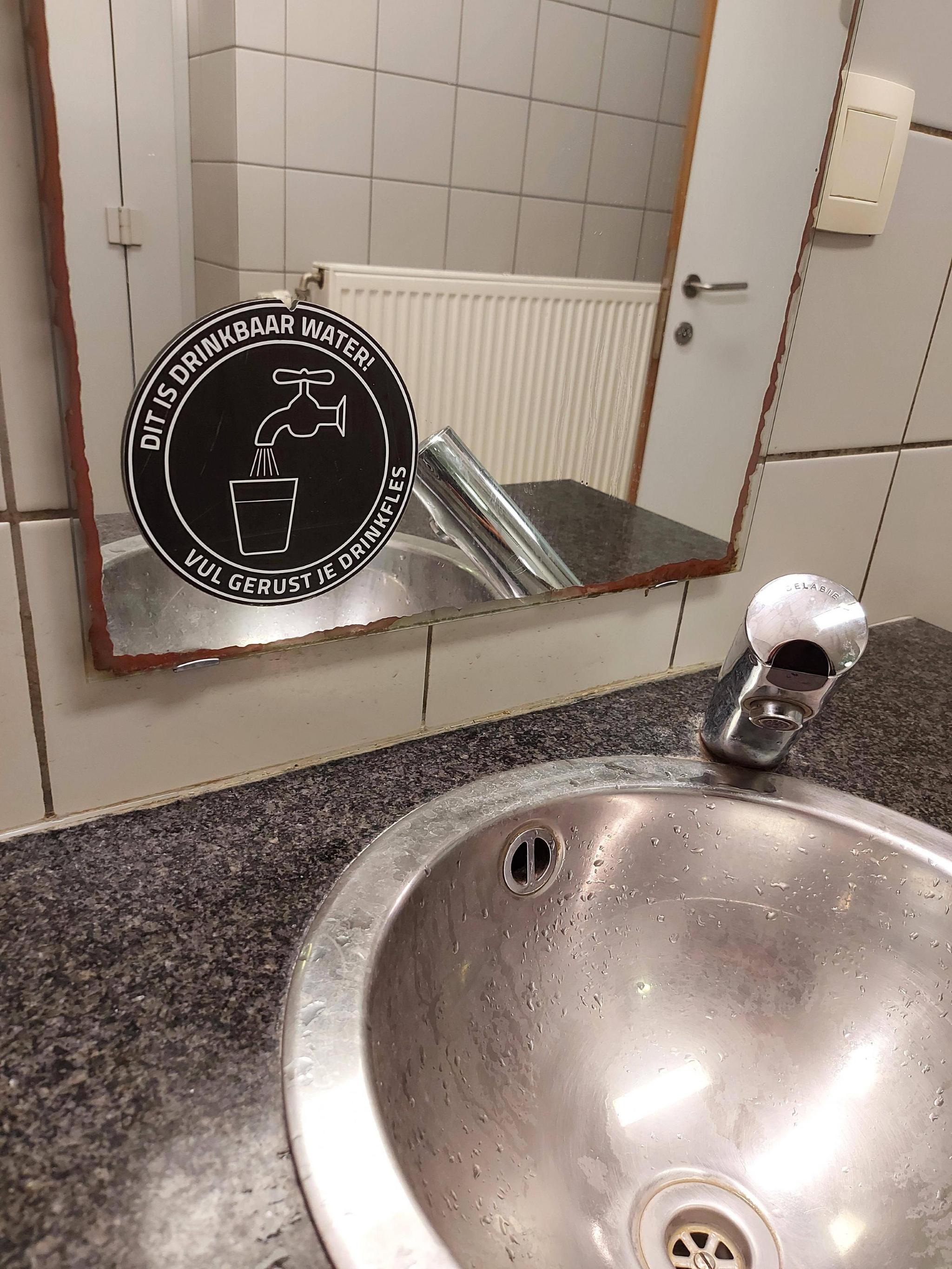Foto bij Openbaar toilet Craenevenne in Genk