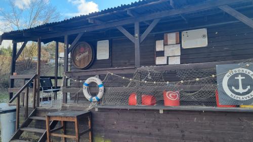 Aire camping-car NIZBOR 267 05 - Aire CCI 29695