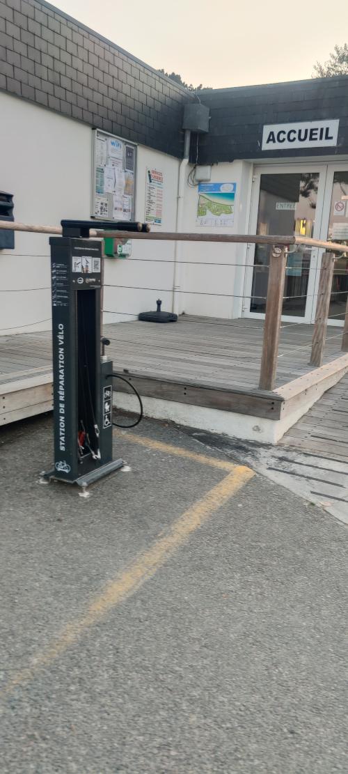 Aire camping-car Aire de Camping-Cars La Falaise - Locmariaquer