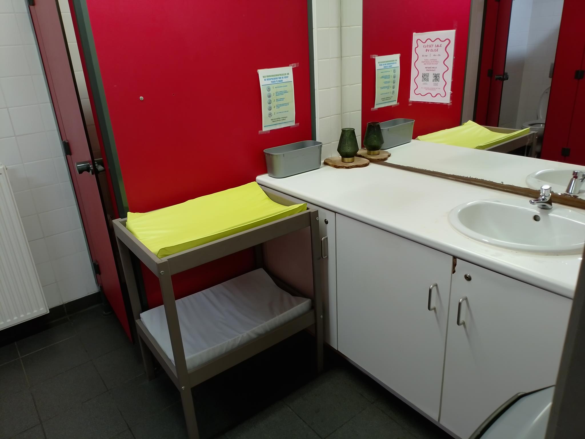 Foto bij Openbaar toilet Ovenveldstraat in Merelbeke-Melle