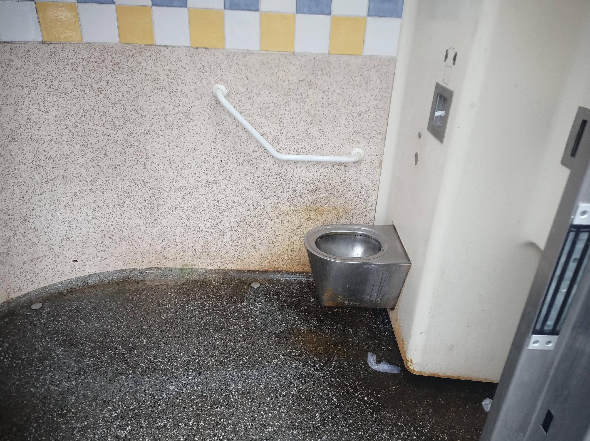 Foto bij Openbaar toilet Emile Bockstaelplein 1 in Brussel