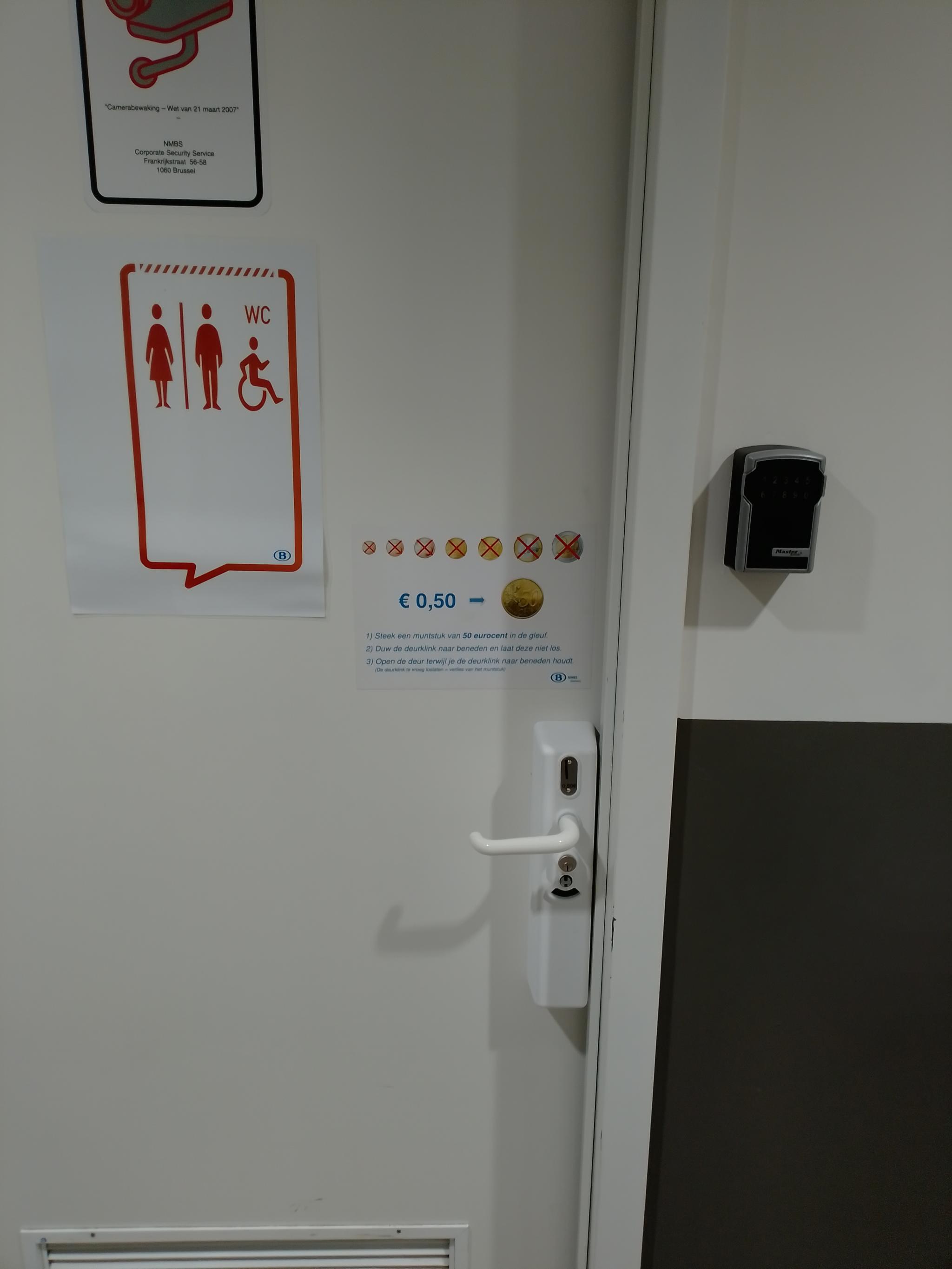 Foto bij Openbaar toilet Stationsplein in Roeselare
