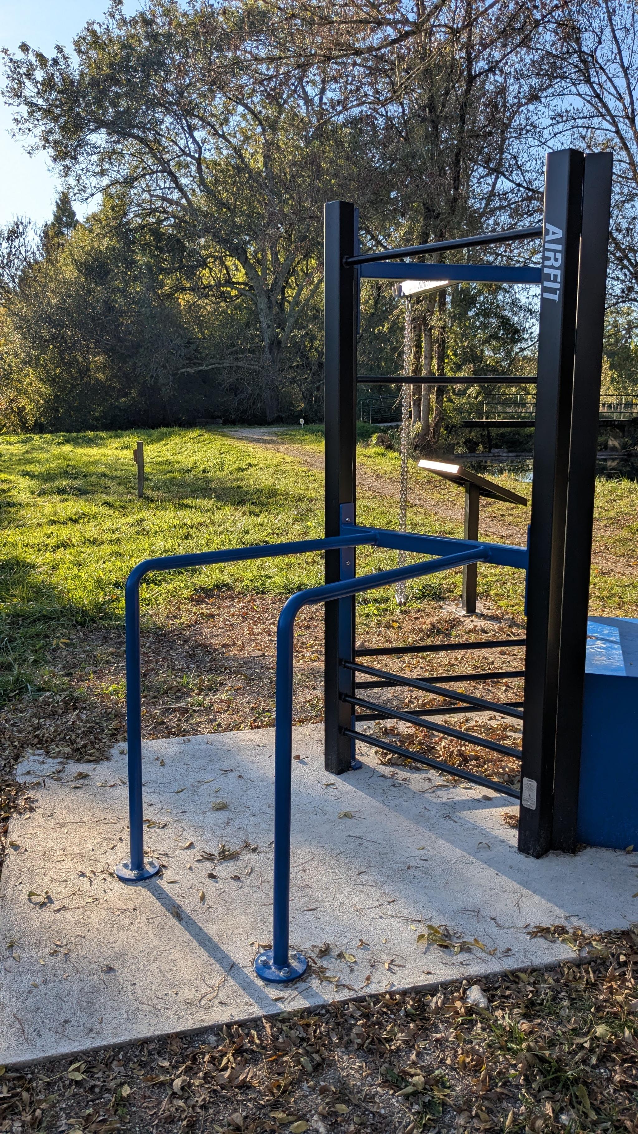 Vue de la rue du spot Street workout Jonzac, Pres de la Garenne