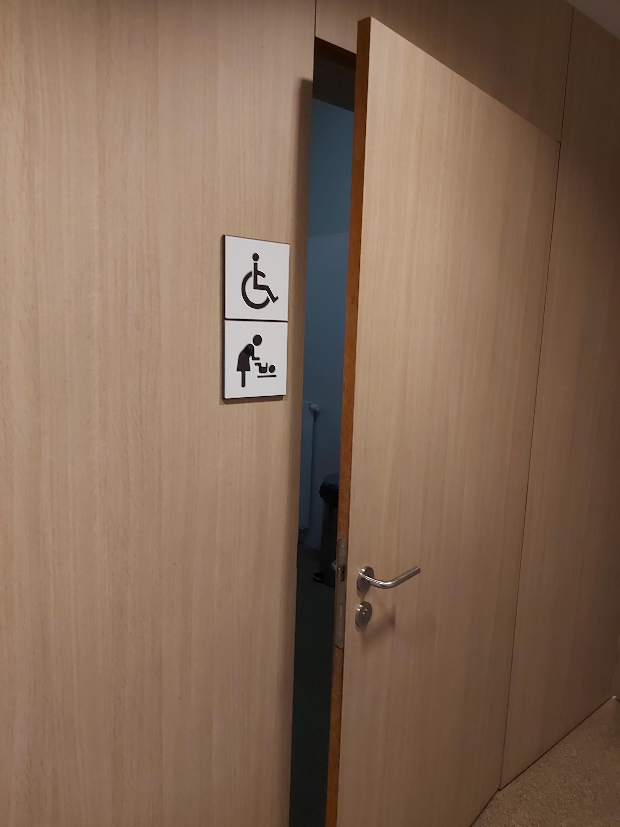 Foto bij Openbaar toilet Planetariumweg in Genk