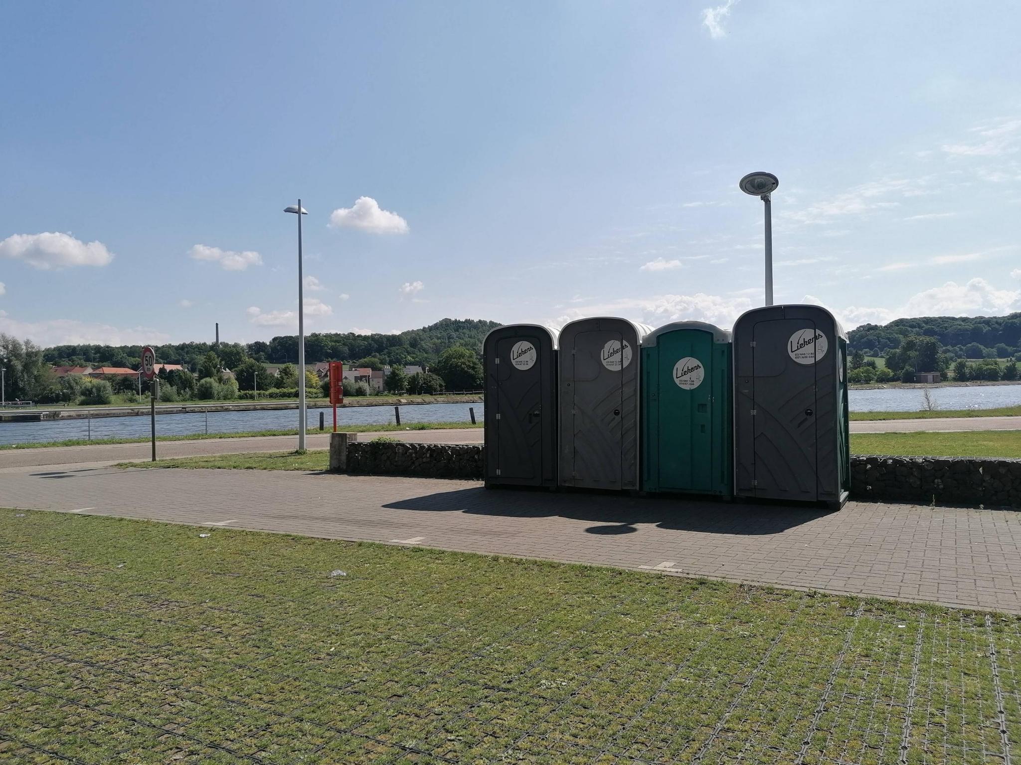 Foto bij Openbaar toilet Grenadiersweg in Riemst